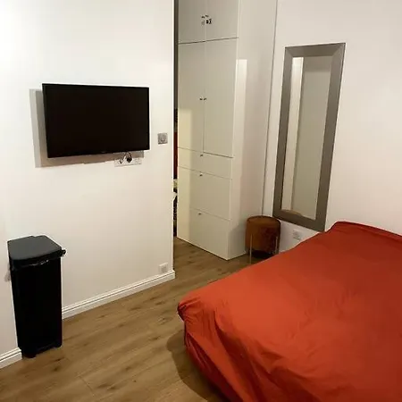 - Centre Apartman *